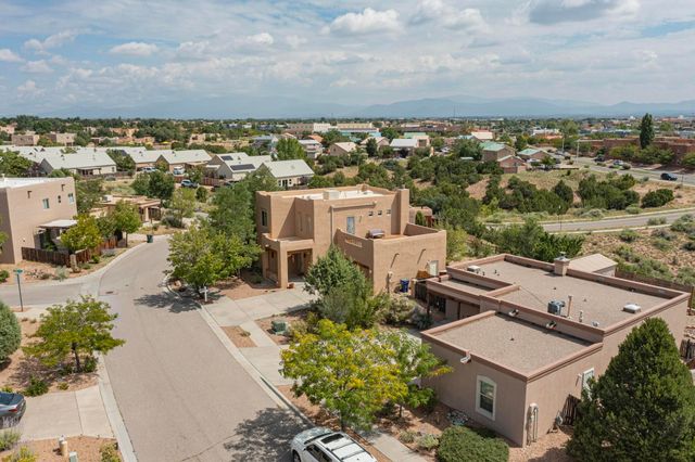 6808 Sunset Circle, Santa Fe, NM 87507