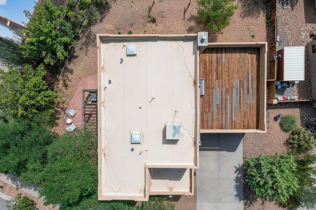 6808 Sunset Circle, Santa Fe, NM 87507