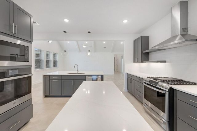 3319 Wickfield Pass Lane, League City, TX 77573