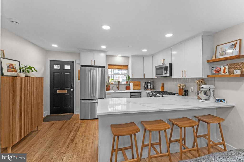2125 CLYMER ST, PHILADELPHIA, PA 19146 — photo 4
