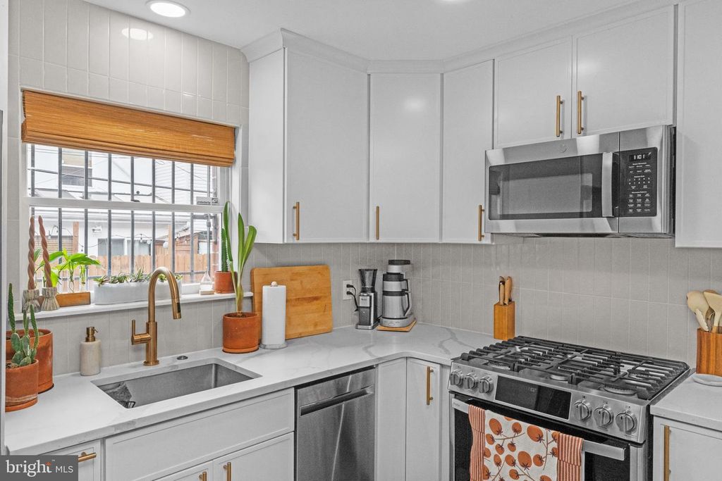 2125 CLYMER ST, PHILADELPHIA, PA 19146 — photo 5