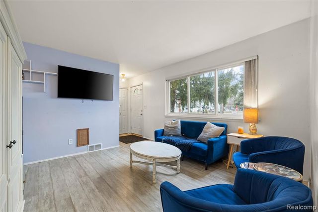 32155 Melton Street, Westland, MI 48186