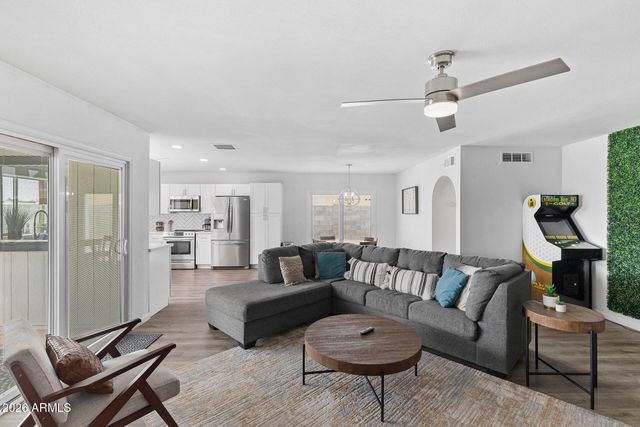 1922 W CORTEZ Circle, Chandler, AZ 85224