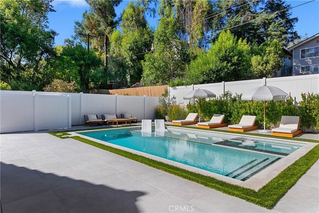 22269 Avenue San Luis, Woodland Hills, CA 91364