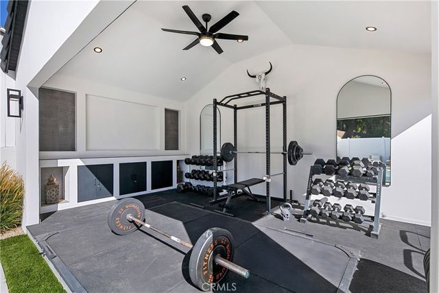 22269 Avenue San Luis, Woodland Hills, CA 91364