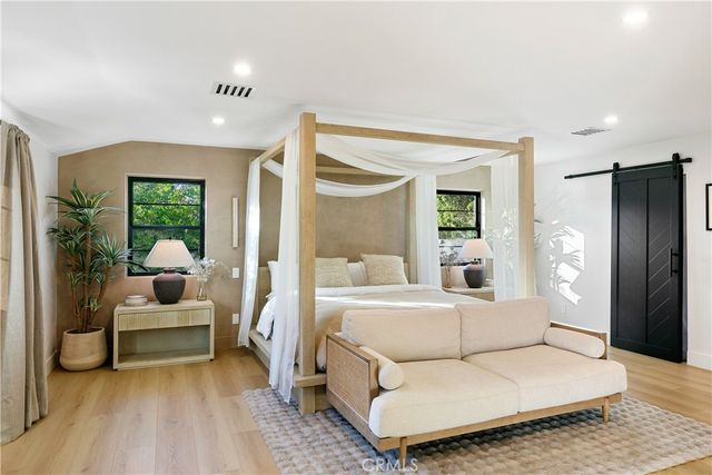 22269 Avenue San Luis, Woodland Hills, CA 91364