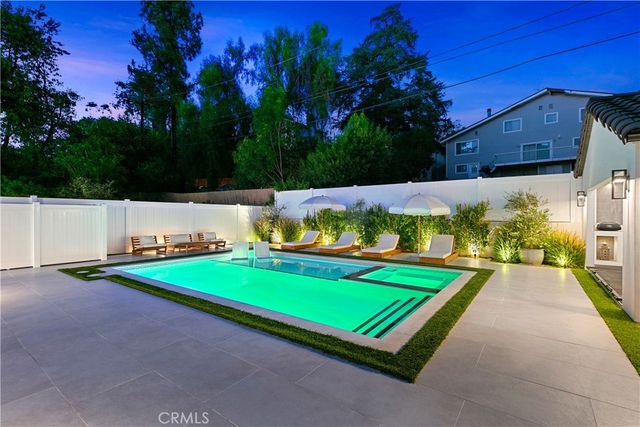 22269 Avenue San Luis, Woodland Hills, CA 91364