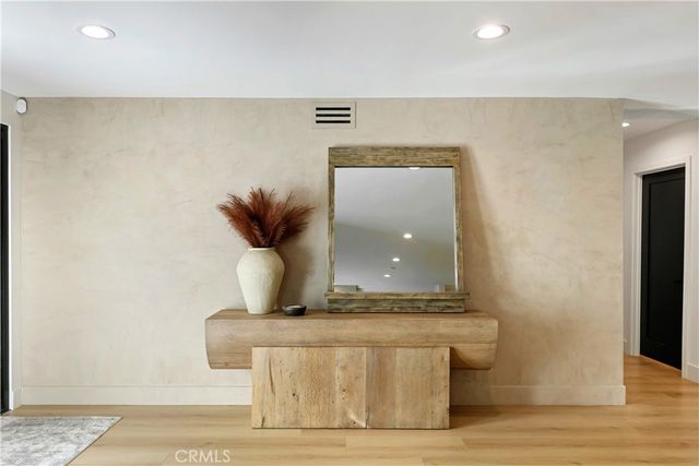 22269 Avenue San Luis, Woodland Hills, CA 91364