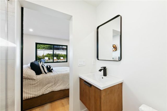 22269 Avenue San Luis, Woodland Hills, CA 91364