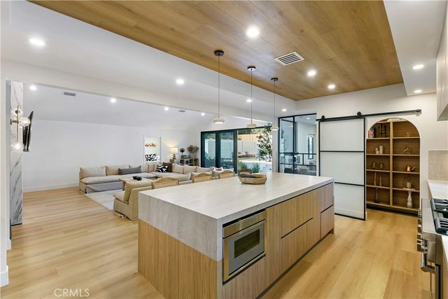 22269 Avenue San Luis, Woodland Hills, CA 91364