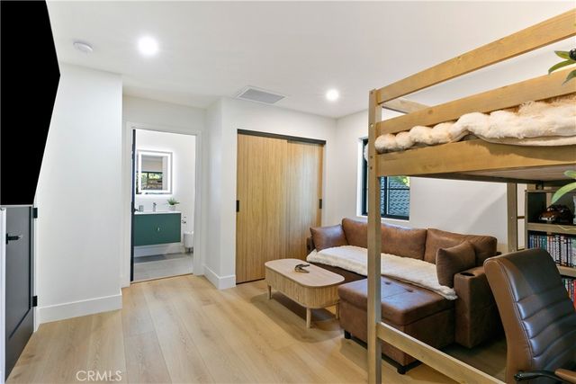 22269 Avenue San Luis, Woodland Hills, CA 91364