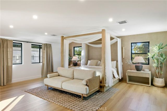 22269 Avenue San Luis, Woodland Hills, CA 91364