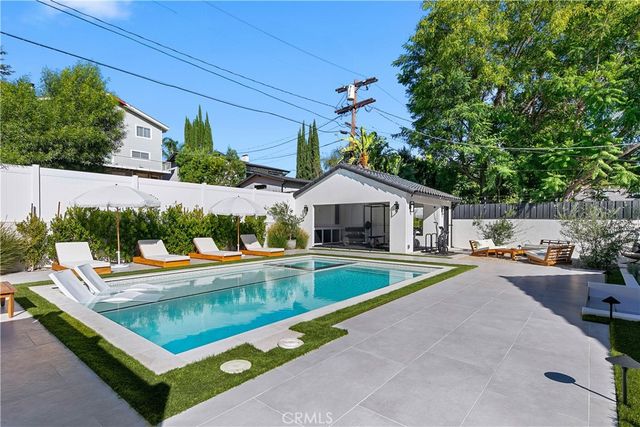 22269 Avenue San Luis, Woodland Hills, CA 91364