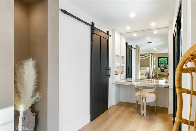 22269 Avenue San Luis, Woodland Hills, CA 91364