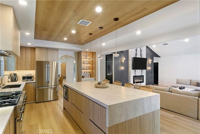 22269 Avenue San Luis, Woodland Hills, CA 91364