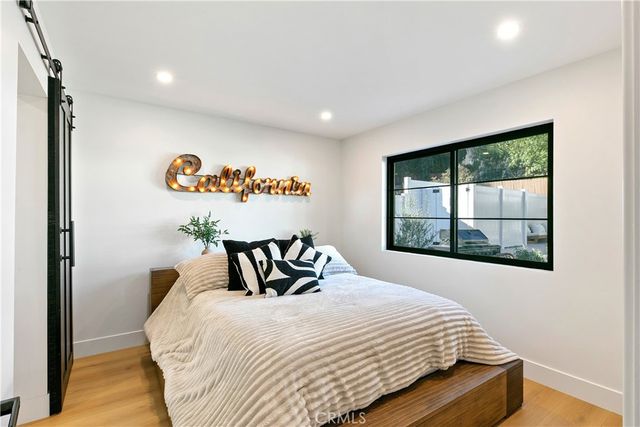 22269 Avenue San Luis, Woodland Hills, CA 91364