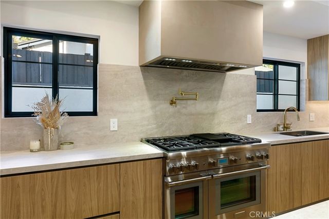 22269 Avenue San Luis, Woodland Hills, CA 91364