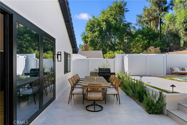 22269 Avenue San Luis, Woodland Hills, CA 91364