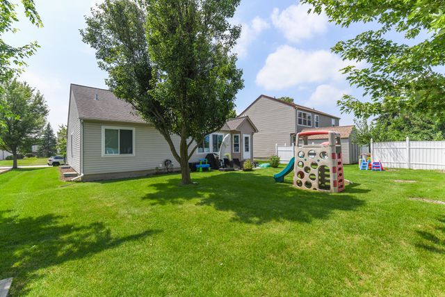 2366 Nantucket Lane, Elgin, IL 60123