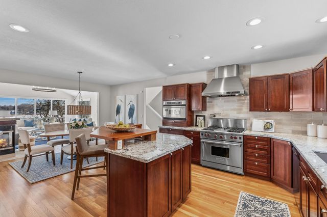 630 Carver Beach Road, Chanhassen, MN 55317