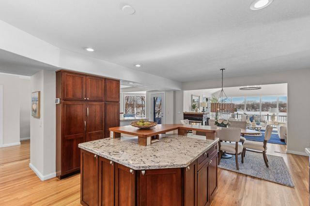 630 Carver Beach Road, Chanhassen, MN 55317