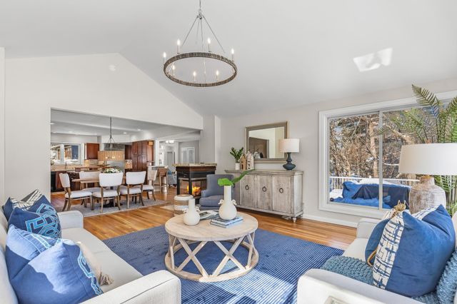 630 Carver Beach Road, Chanhassen, MN 55317