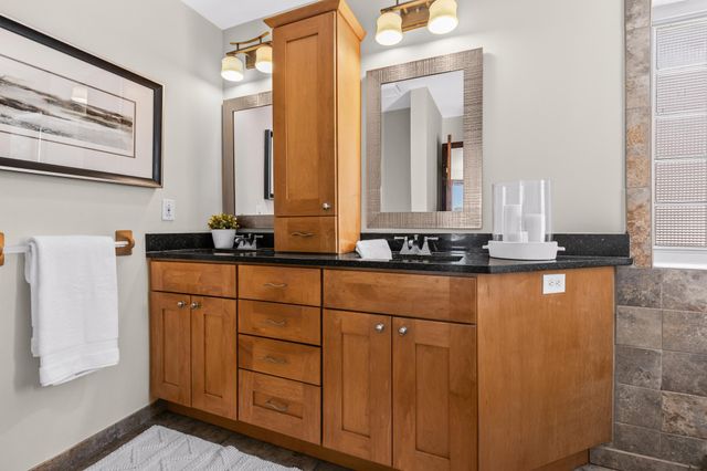 630 Carver Beach Road, Chanhassen, MN 55317