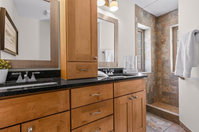 630 Carver Beach Road, Chanhassen, MN 55317