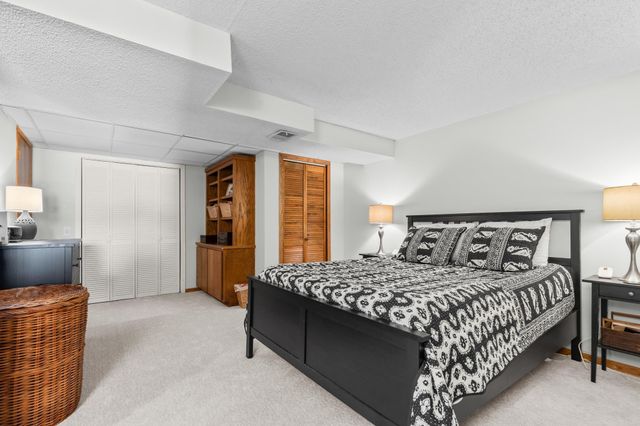 630 Carver Beach Road, Chanhassen, MN 55317