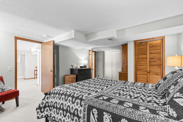 630 Carver Beach Road, Chanhassen, MN 55317