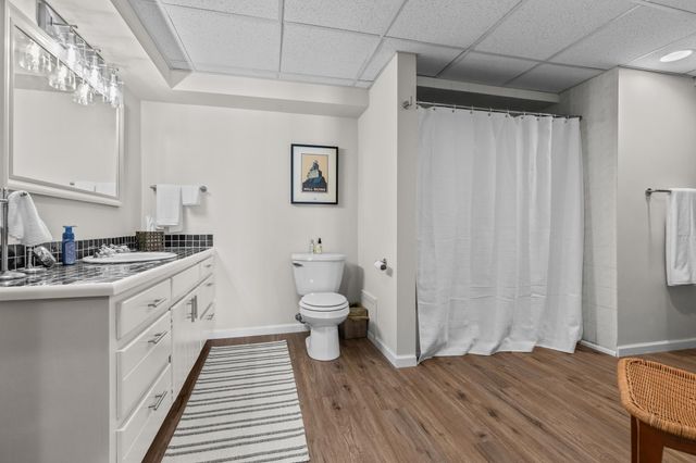 630 Carver Beach Road, Chanhassen, MN 55317