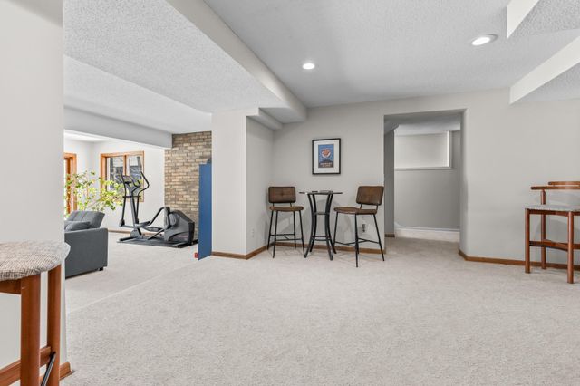 630 Carver Beach Road, Chanhassen, MN 55317