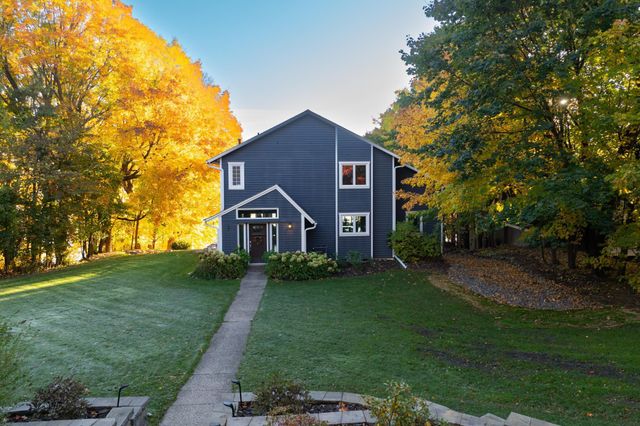 630 Carver Beach Road, Chanhassen, MN 55317