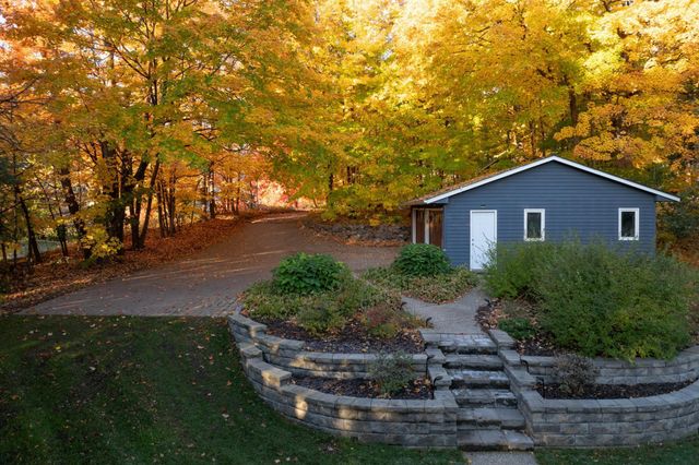 630 Carver Beach Road, Chanhassen, MN 55317