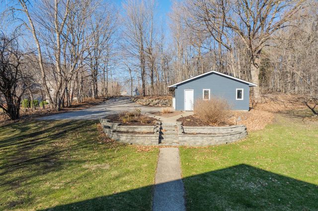 630 Carver Beach Road, Chanhassen, MN 55317