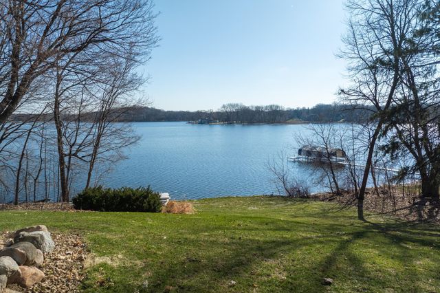 630 Carver Beach Road, Chanhassen, MN 55317