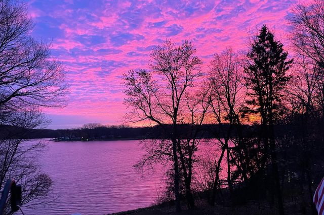 630 Carver Beach Road, Chanhassen, MN 55317