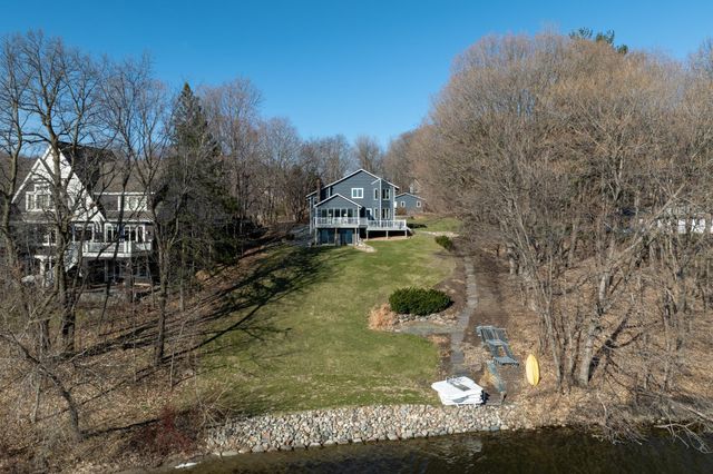 630 Carver Beach Road, Chanhassen, MN 55317