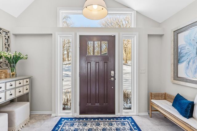 630 Carver Beach Road, Chanhassen, MN 55317