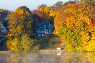 630 Carver Beach Road, Chanhassen, MN 55317