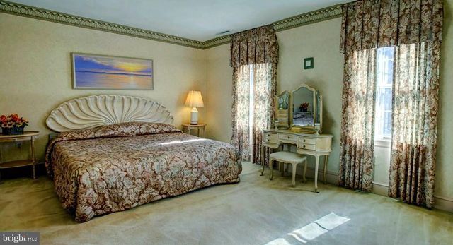 5557 MAIN ST, Chincoteague Island, VA 23336