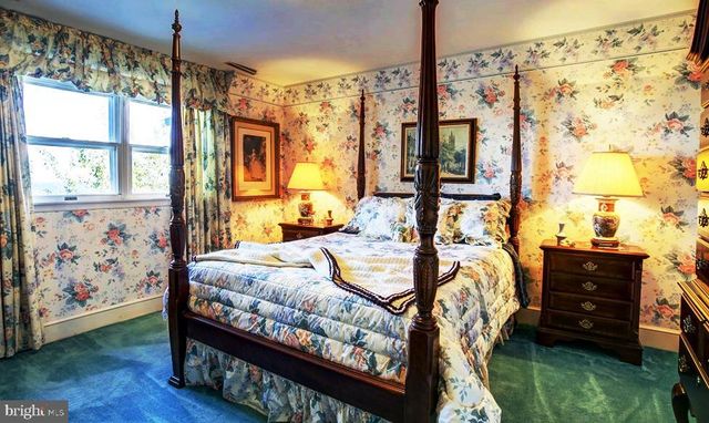 5557 MAIN ST, Chincoteague Island, VA 23336