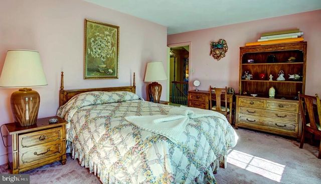 5557 MAIN ST, Chincoteague Island, VA 23336