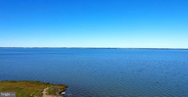 5557 MAIN ST, Chincoteague Island, VA 23336