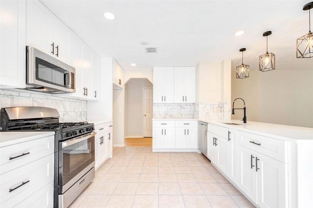 5318 Cilantro Lane, Baytown, TX 77521