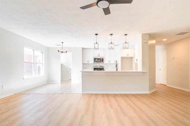 5318 Cilantro Lane, Baytown, TX 77521