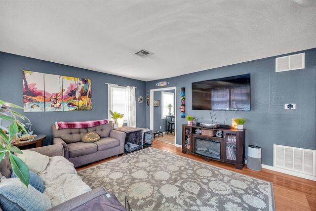 1858 N Pennsylvania Ave, Wichita, KS 67214