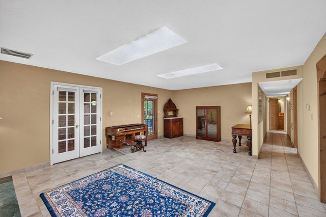 1207 Claire Court NW, Albuquerque, NM 87104