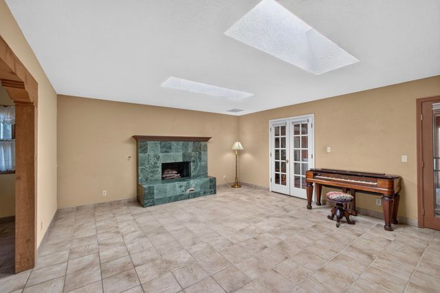 1207 Claire Court NW, Albuquerque, NM 87104