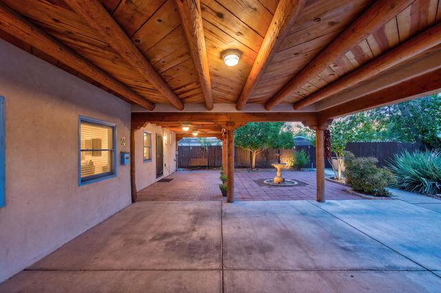 1207 Claire Court NW, Albuquerque, NM 87104